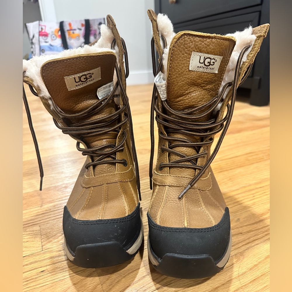 UGG Chestnut Brown Leather Lace-Up Boots